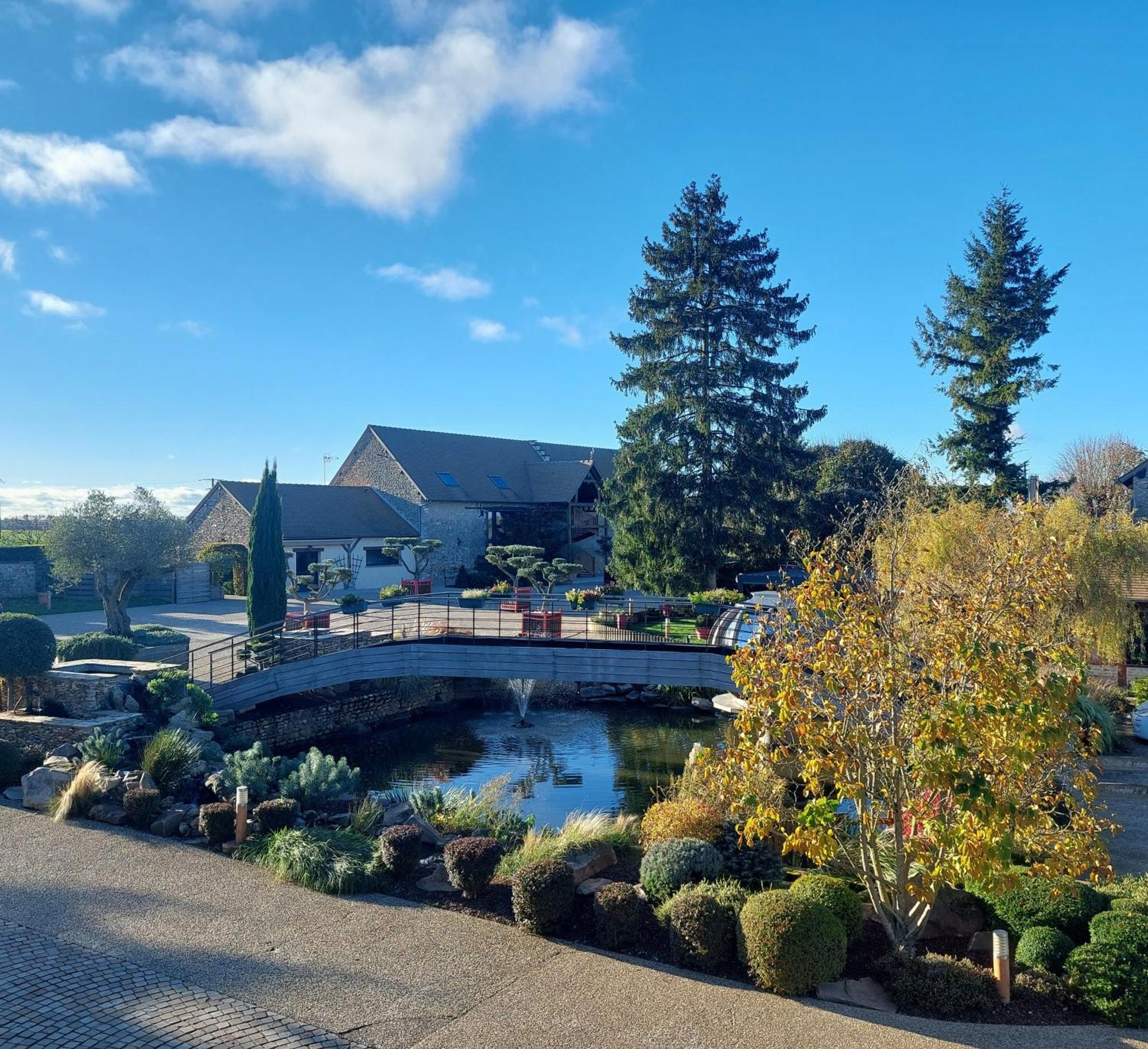 Domaine De La Haie Des Granges Ménilles Exterior foto